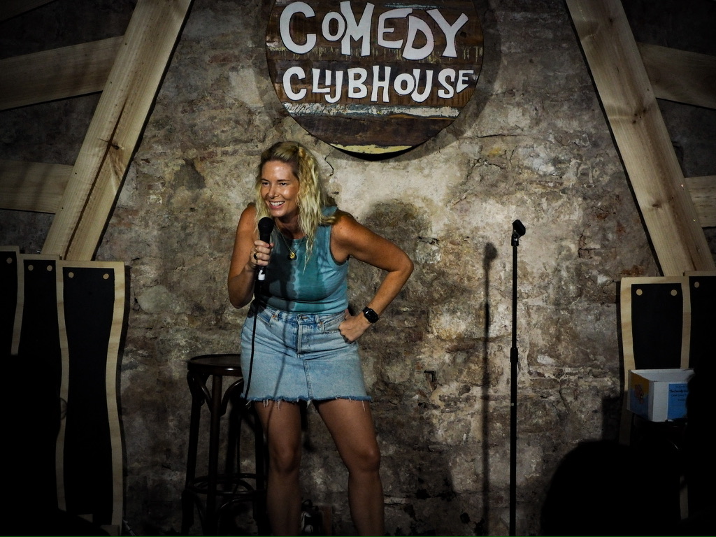 Michelle Ahern performs 'We've Had a Good Run' at Barcelona's Comedy Clubhouse